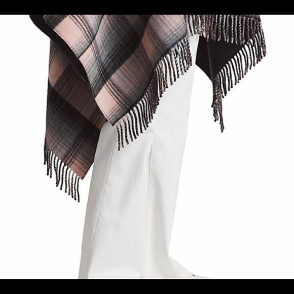 Gucci Black and Pink GG Cape - Picture 4 of 16